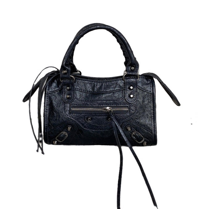 New Vintage High-grade Rivet Hand Messenger Bag