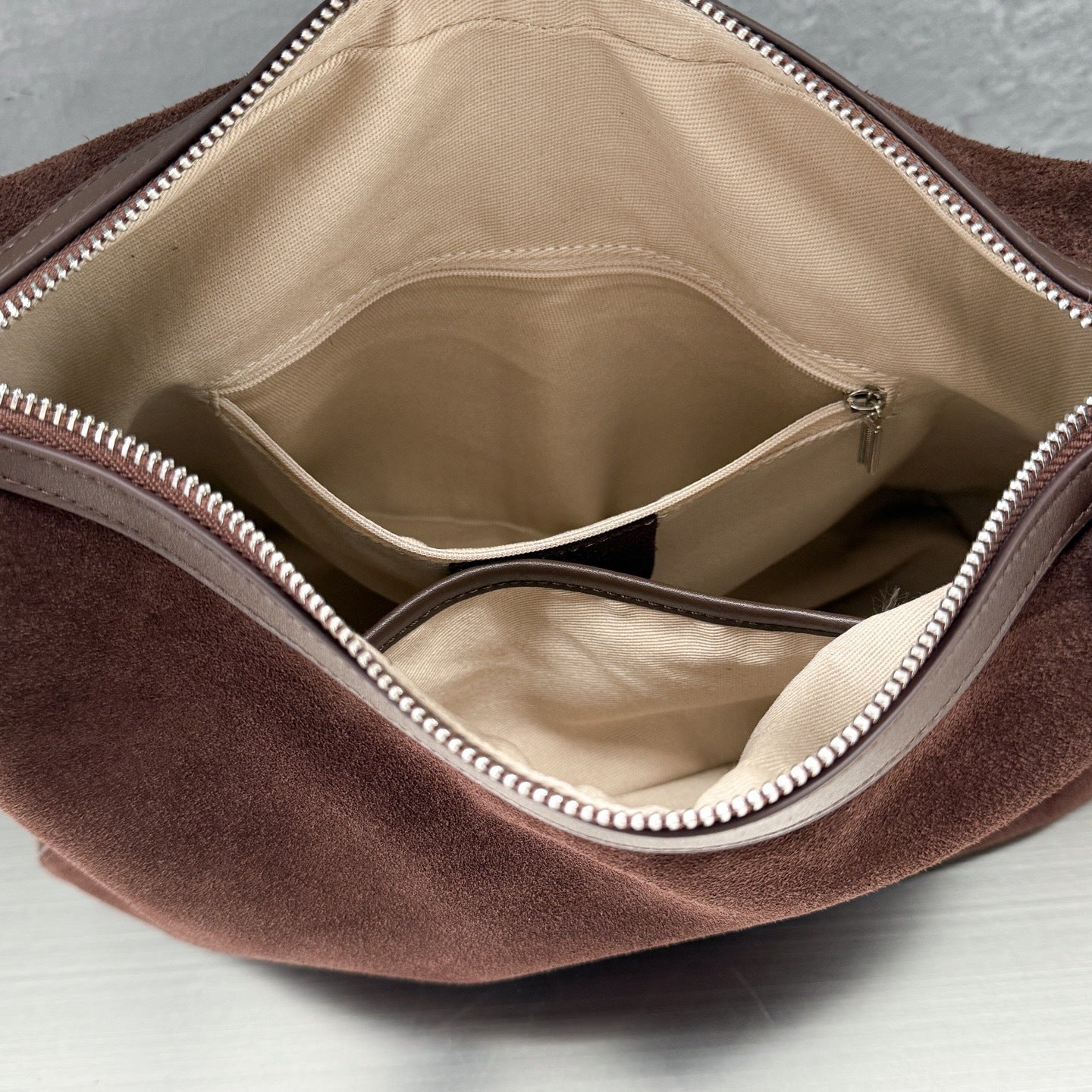 Large-capacity Tote Bag Made From Matte Cowhide