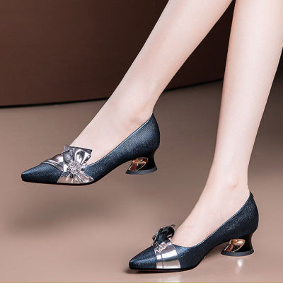 Women's Leather Flower Shallow Mouth Flat Heel Shoes