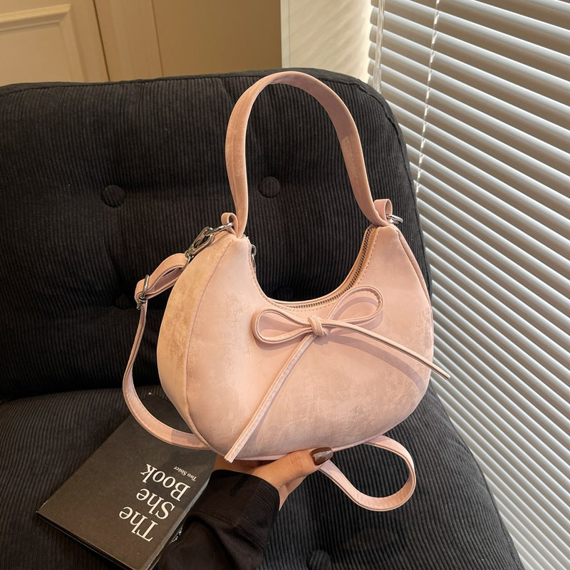 Design-forward Underarmshoulder Bag