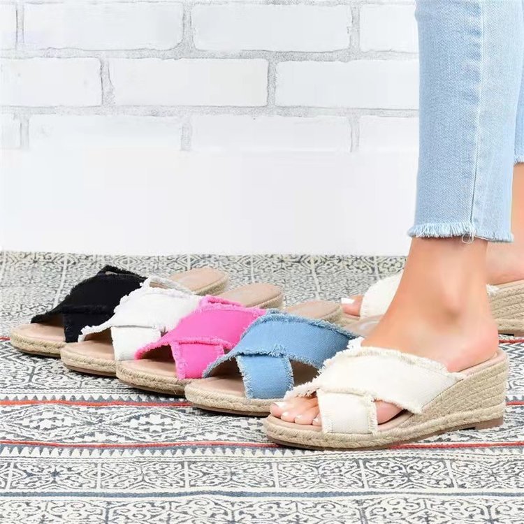 Espadrille-sandaler med kilehæl og krydsrem til damer