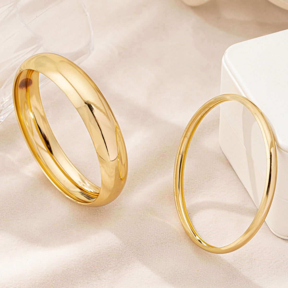 Exaggerated Minimalist Traditional High-gloss Bracelet