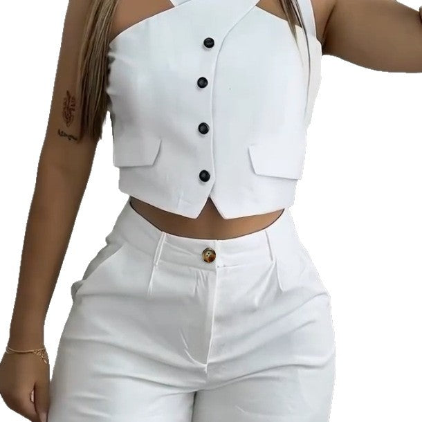 Sleeveless Halter-neck Casual Top Paired With Fashionable Shorts Set