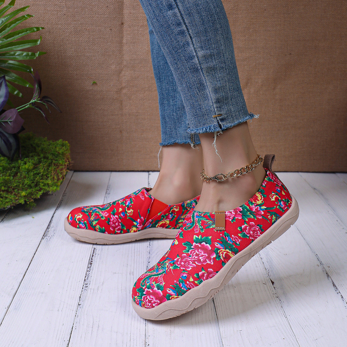Round Toe Flat Bottom Comfortable Slip-on Lofter Pumps Sneakers For Women
