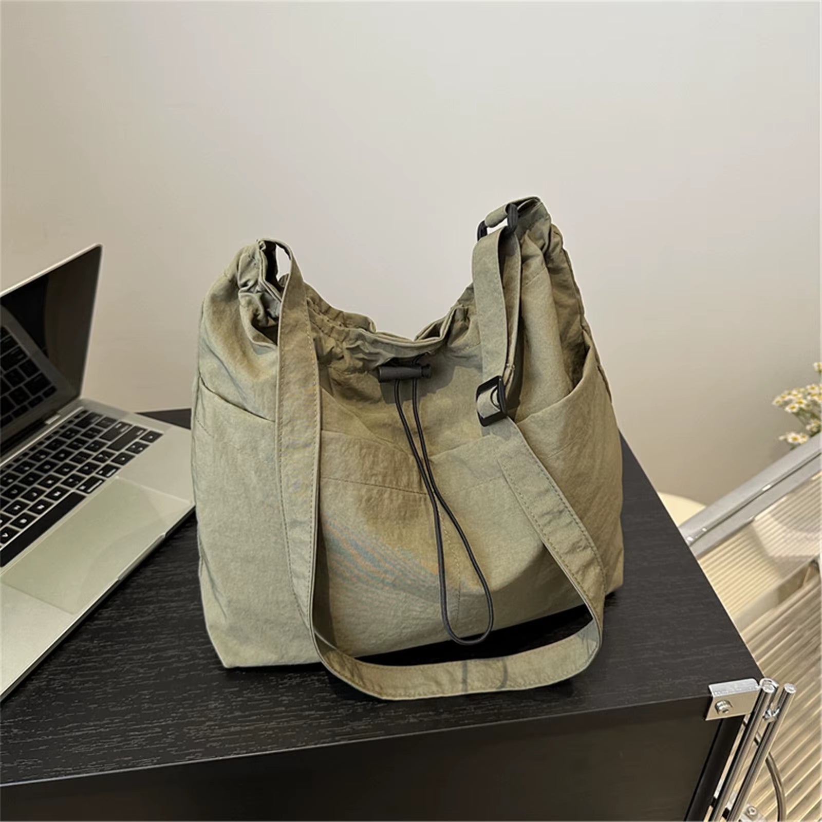 Women's Large Capacity Nylon Tote Bag - Stylish Drawstring Shoulder Bag for Travel and Casual Use