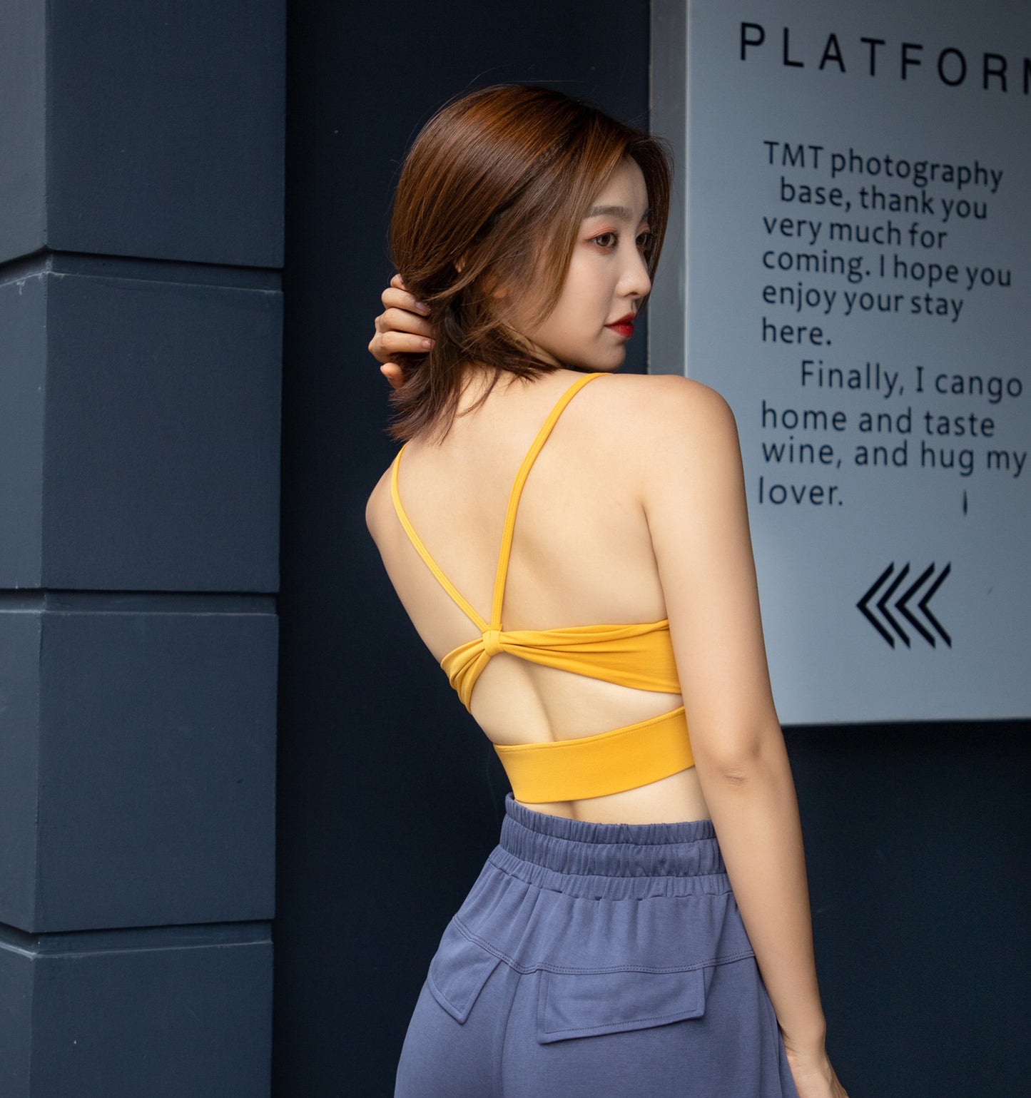 Women's slim belt beautiful back sports underwear