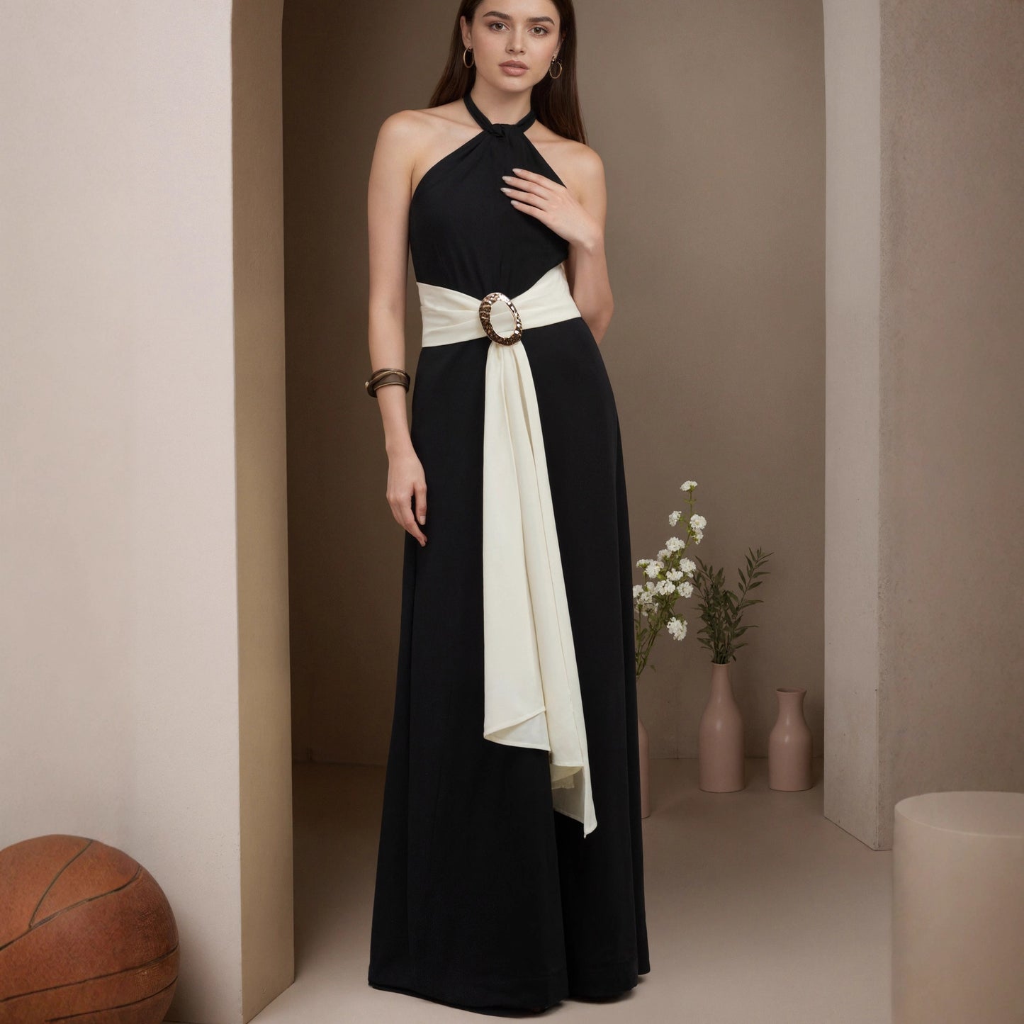 Dame jumpsuit med farveblokke og fransk halterneck