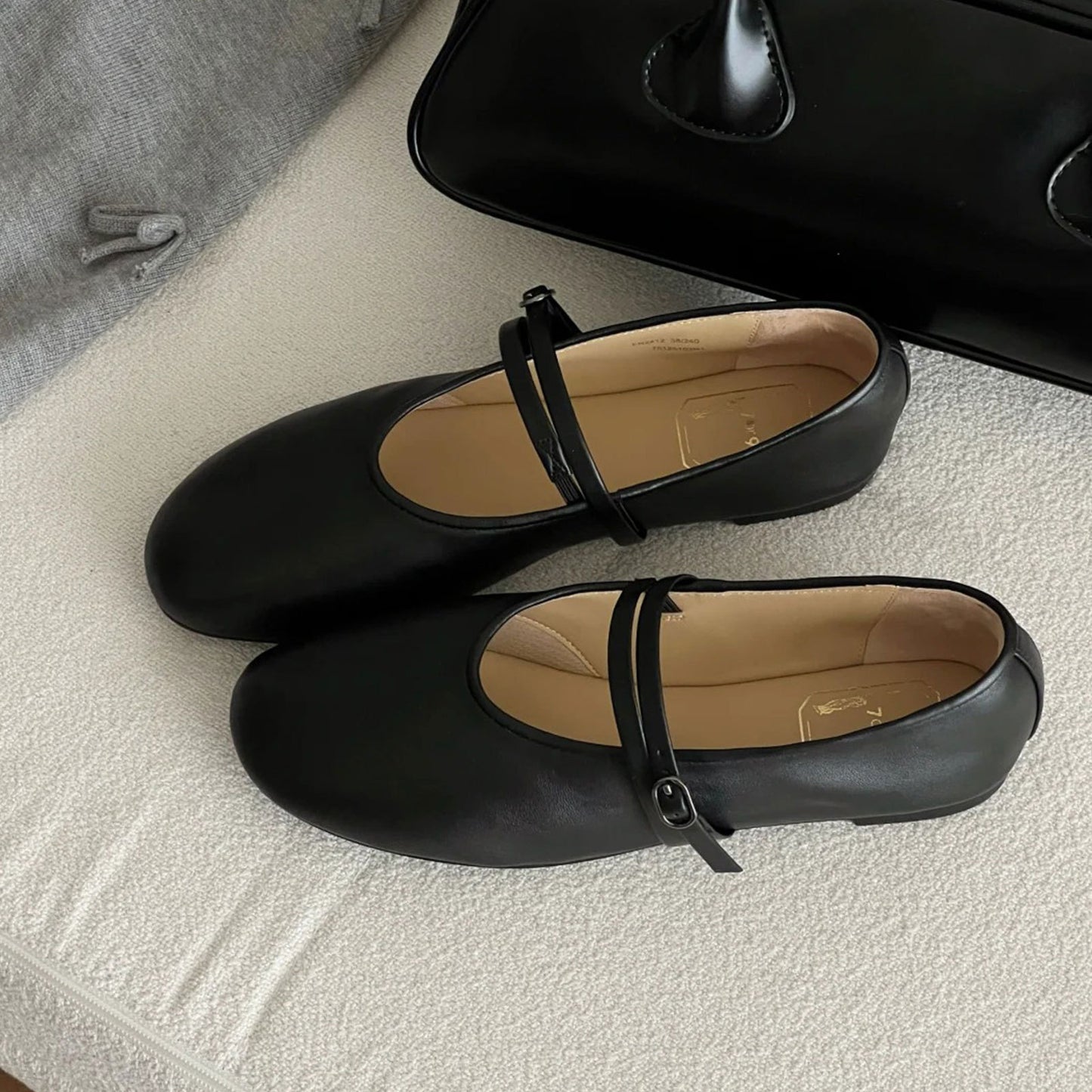 Soft Retro Grandma Shoes Round Toe Shallow Mouth Versatile Mary Jane Shoes