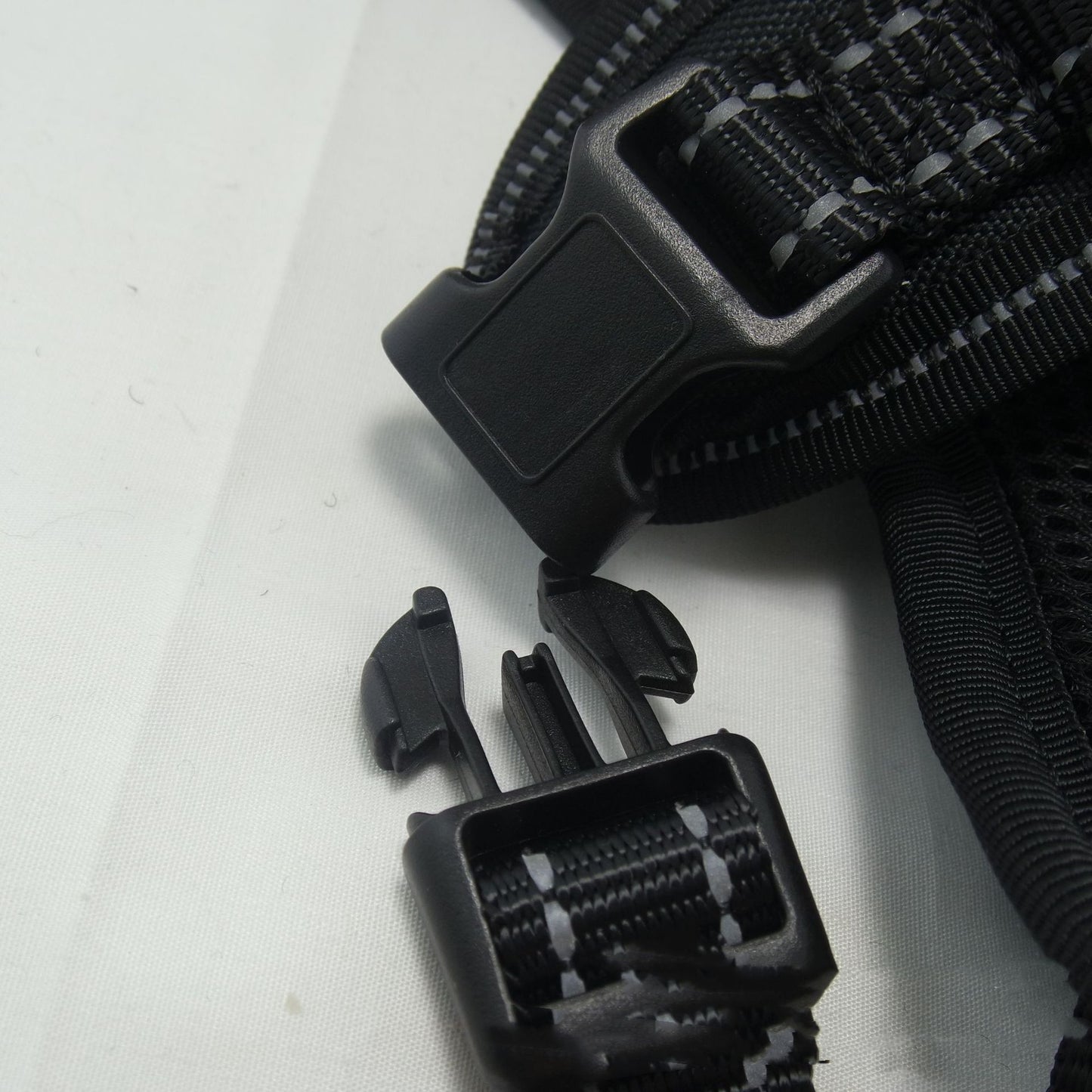 Fashion Chest Strap Hand Holding Rope