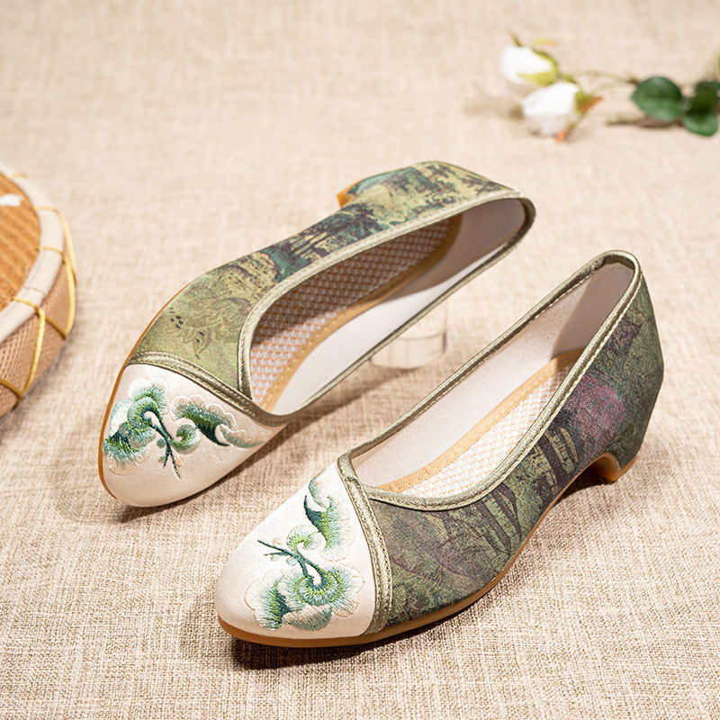 Female Ethnic Style Embroidered Shoes
