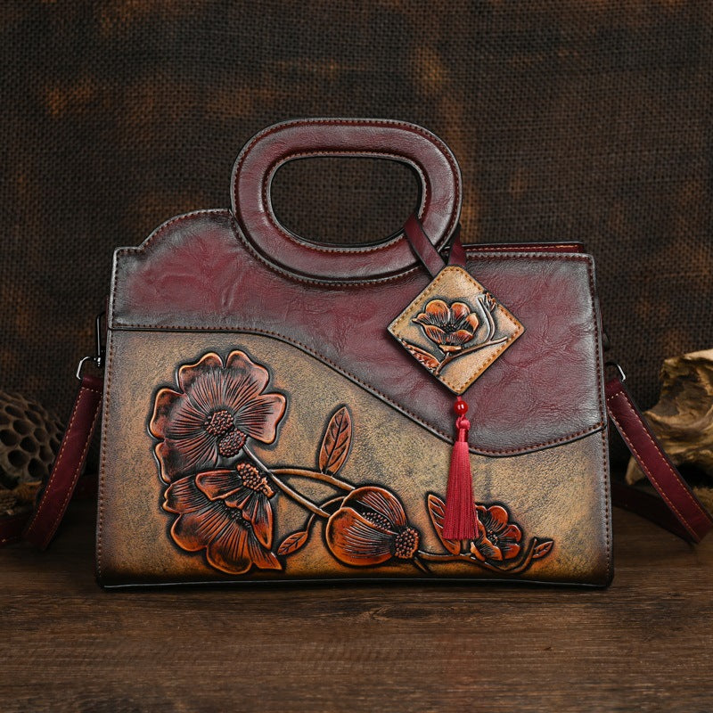 Retro bærbar crossbody-taske med prægning og børstet finish i etnisk stil til kvinder