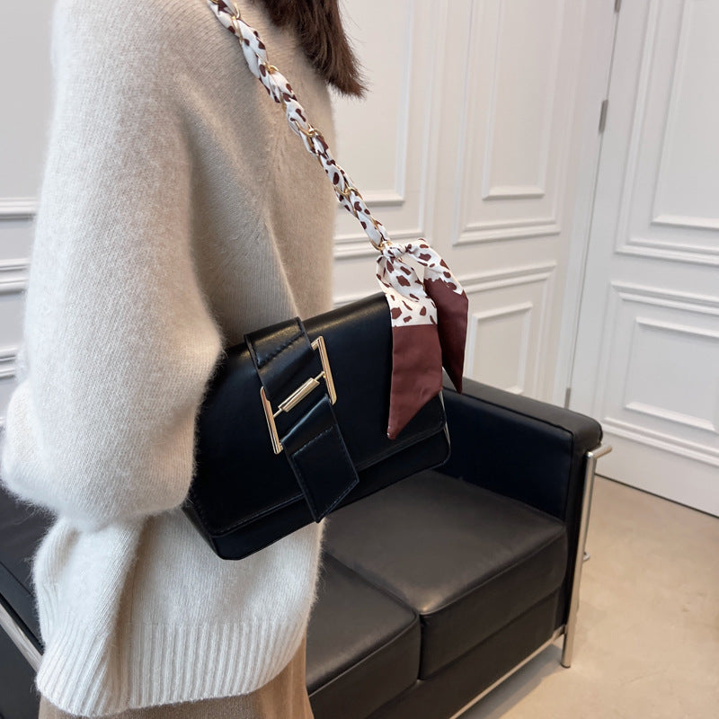Retro Fashion One-shoulder Simple Frosted Texture Messenger Bag