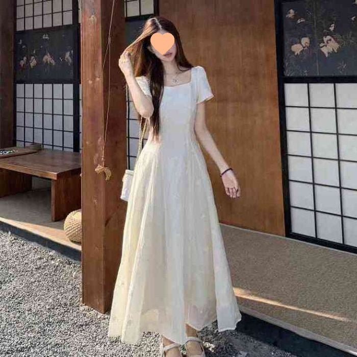French-style Square-neck Dress Sophisticated And Soft With A Fitted Waist
