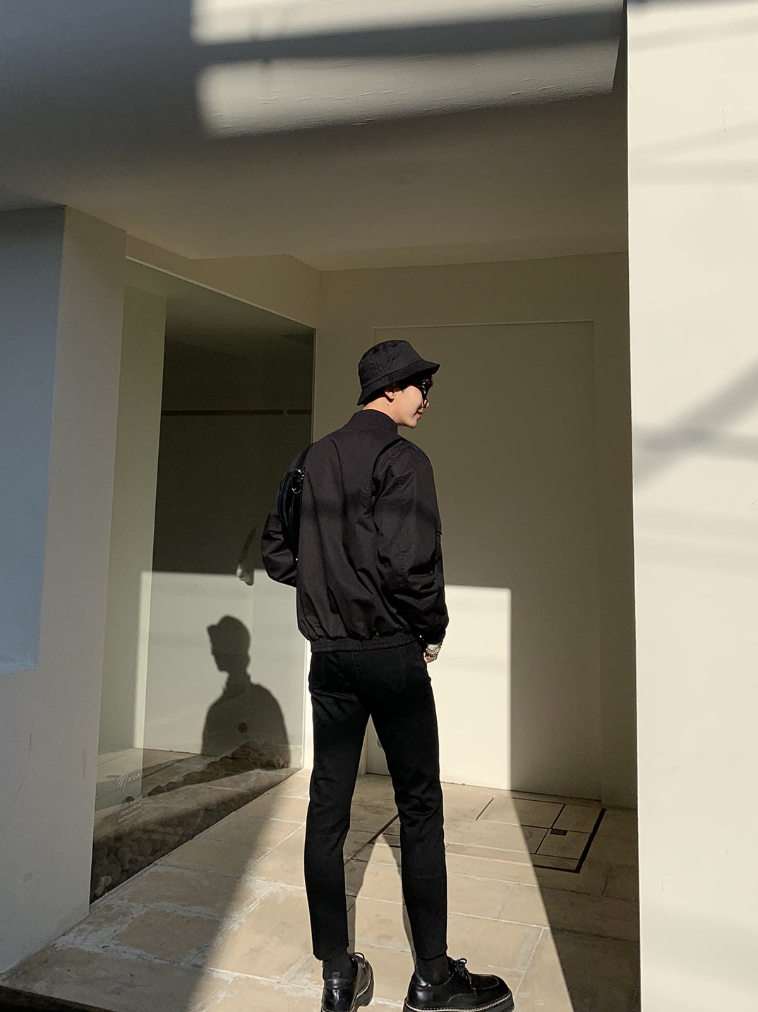 Slightly Loose Short Jacket With Long Legs