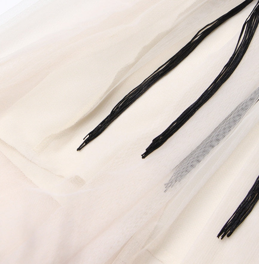 Retro Machine Embroidery Mid-high Waist Buckle Mesh Stitching Skirt