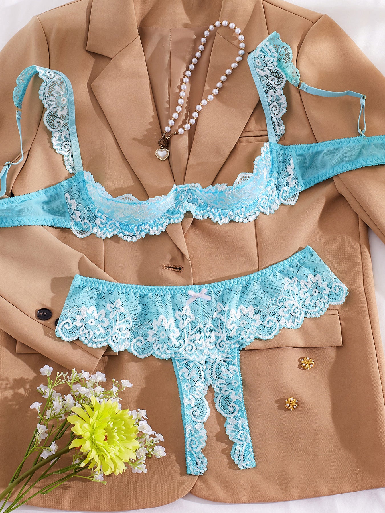 Cute Girl-Style Lace Bra And Underwear Set