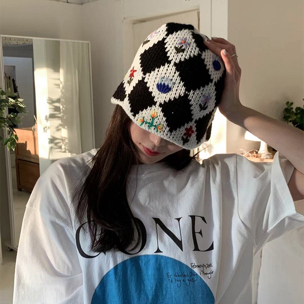 Diamond Check Flower Embroidered Knit Fisherman Hat