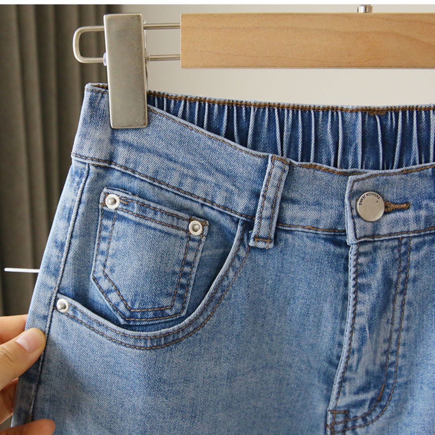 High Waisted Loose Fitting Comfort Jeans