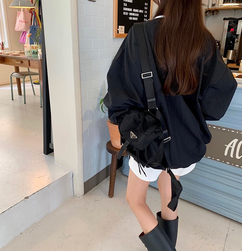 Langærmet sweatshirt til kvinder med V-hals, tryk og løst snit i koreansk stil