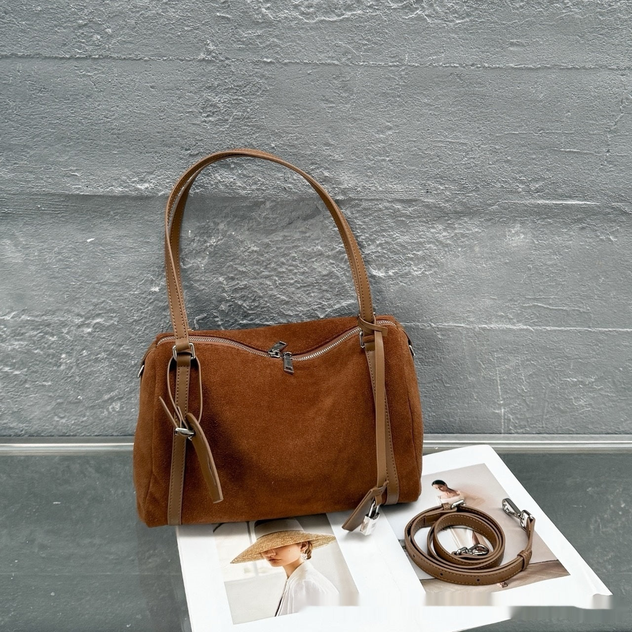 Retro Versatile High-capacity Suede-velvet Shoulder Bag For Commuting