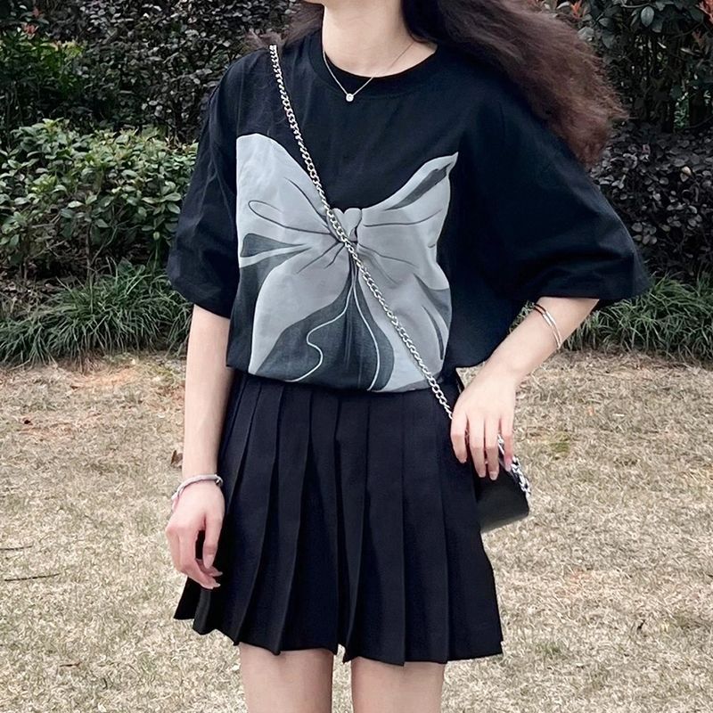 Unique Niche Cropped Raglan Half-sleeve Top