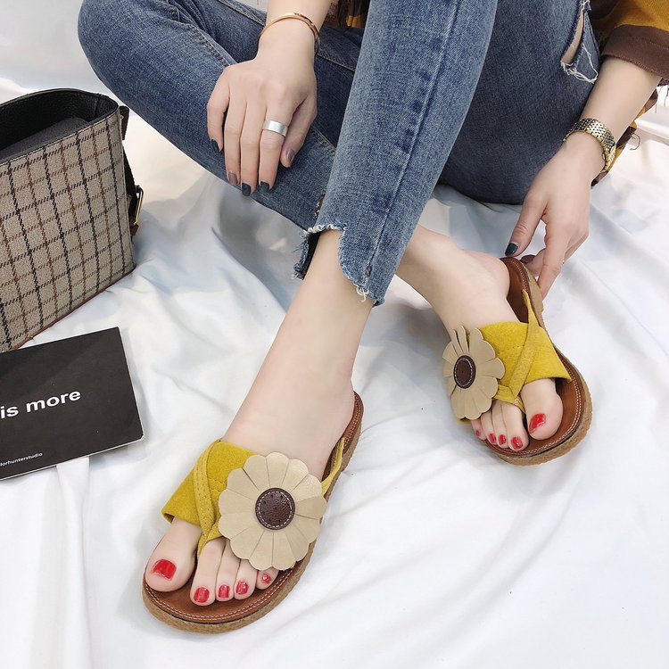 Women's Flip Flops Flat Feet Sandals And Slippers