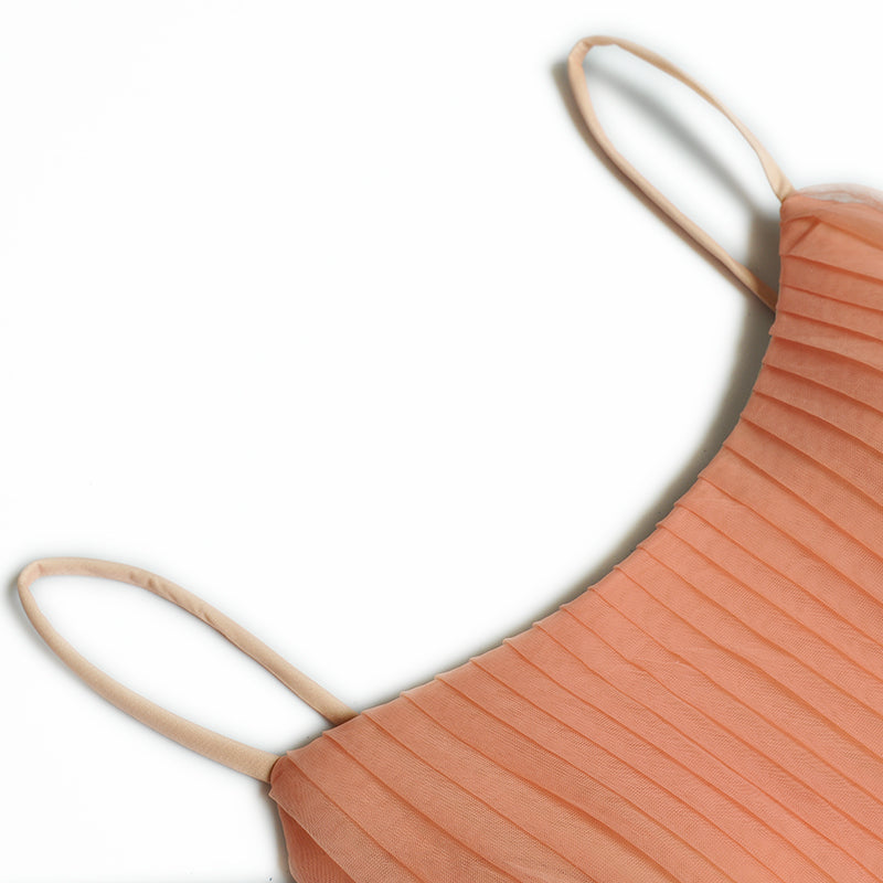 Suspended Skirt With Pleated Waist And Fluffy Hem