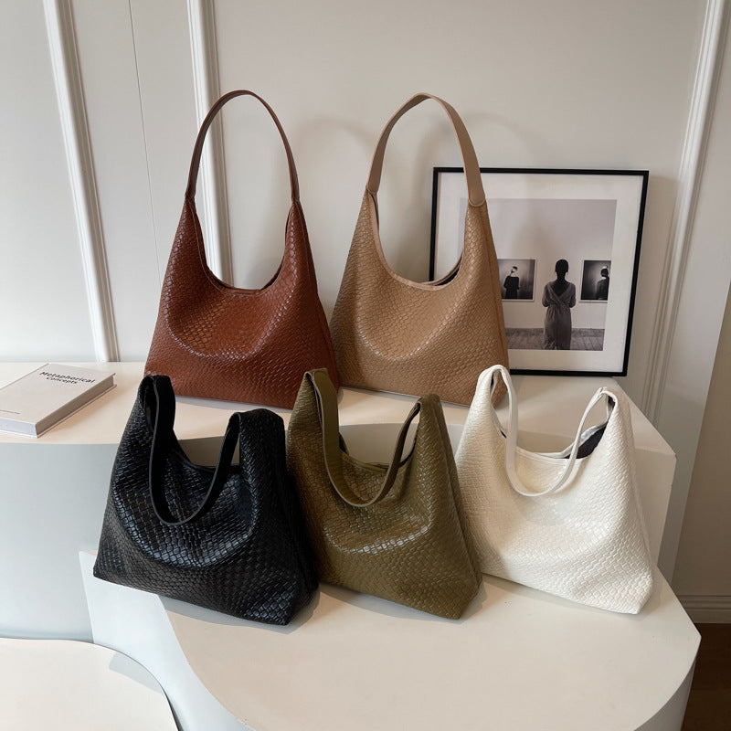 Retro Fashion Woven Embossed Bag