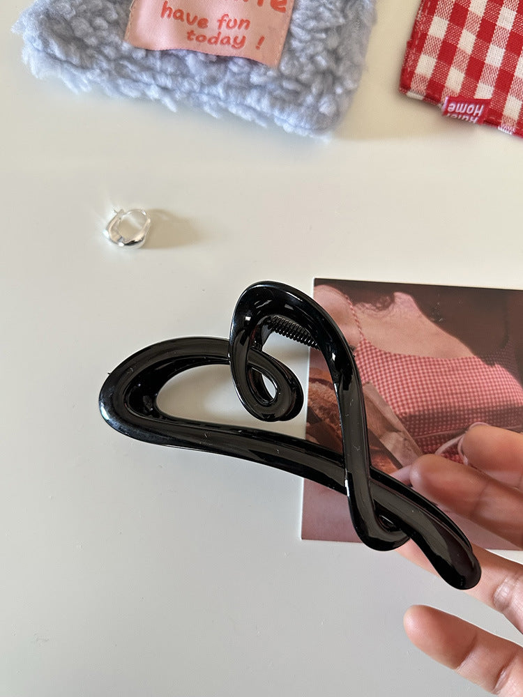 Elegant Matte Black Heart-shaped Hair Clip For The Back Of The Head