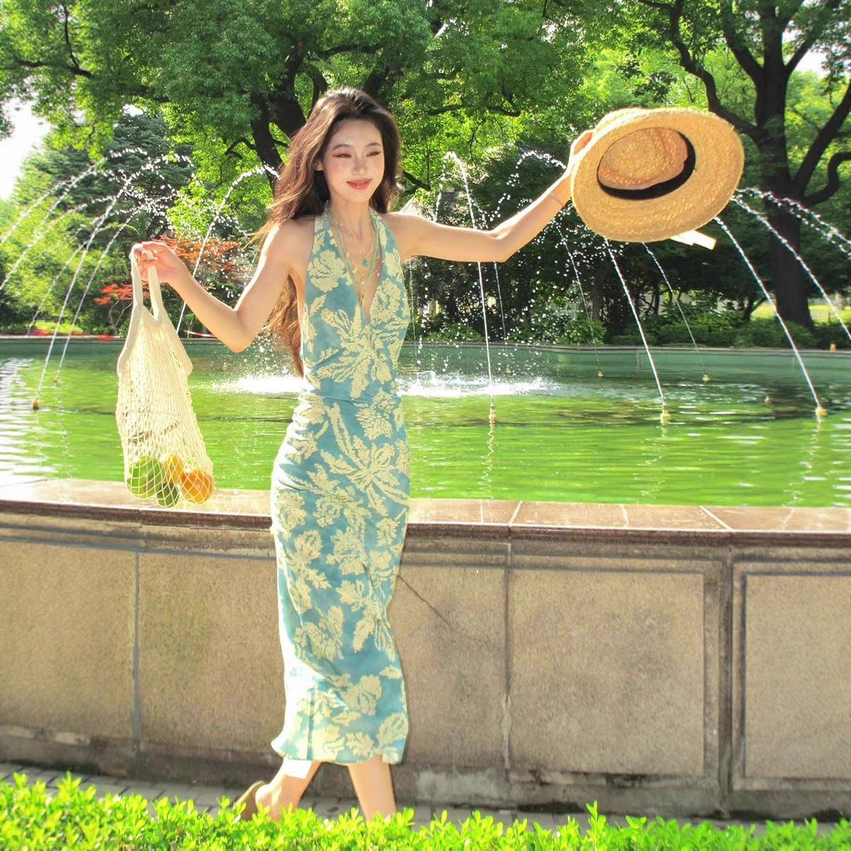 Womens V-neck French-style Sleeveless Halter Dress