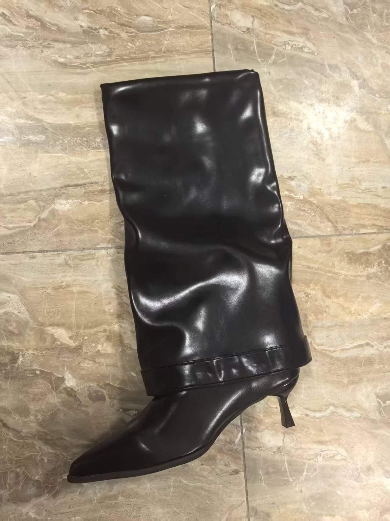 New Fallwinter Cream-white Slimming High-heeled Boot With A Tapered Leg