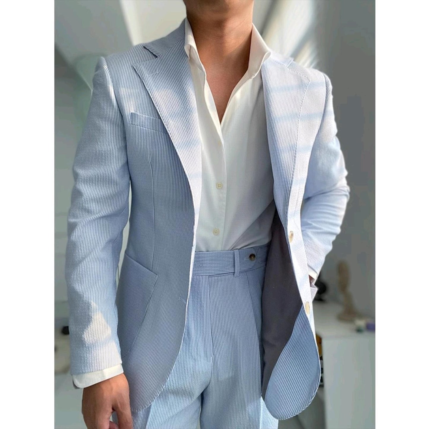 Men's Single-Breasted Suit With Notch Lapel