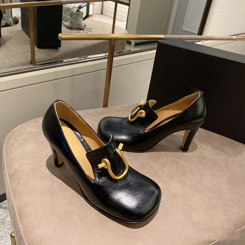 Horseshoe Buckle Tapered Stiletto Shoes