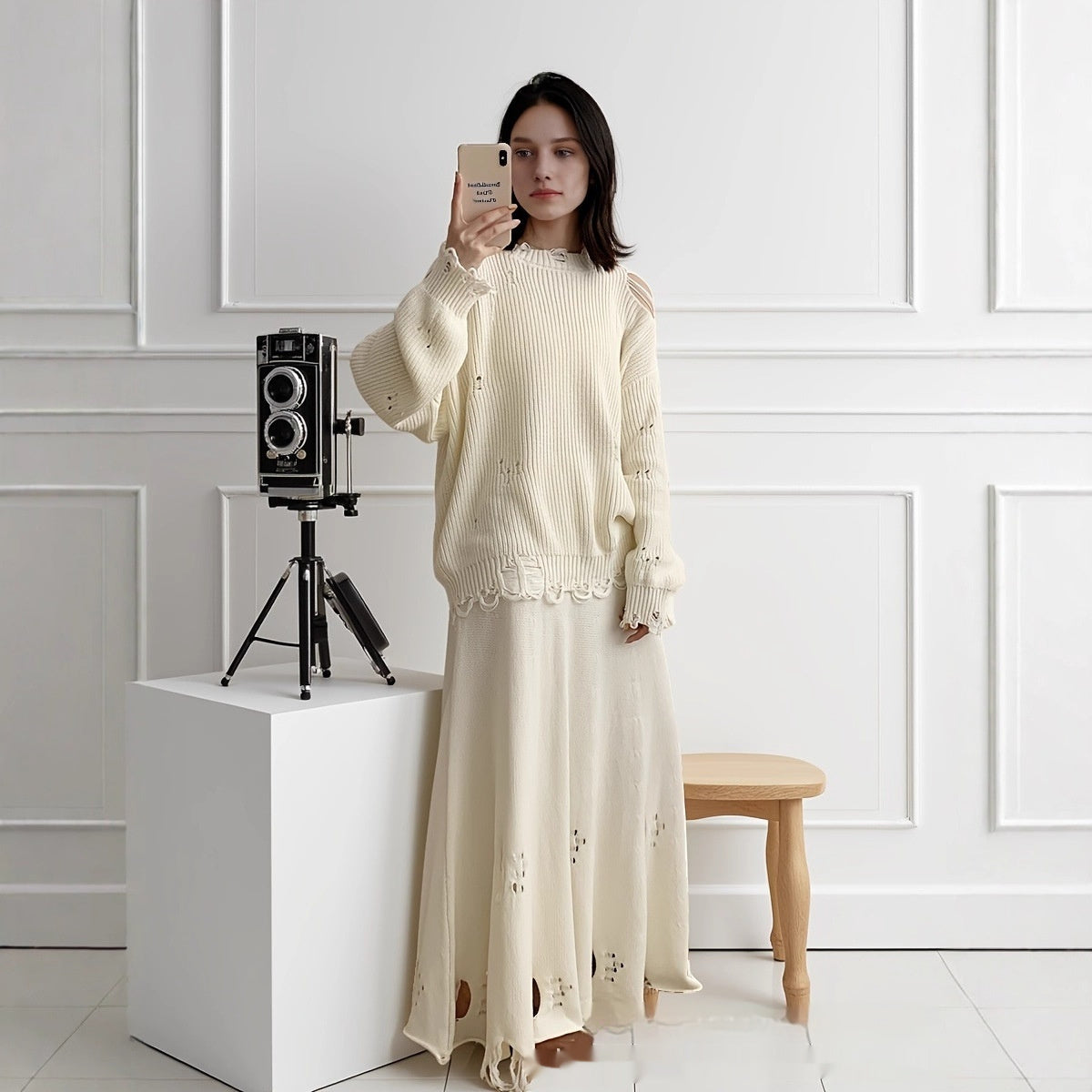 Modetøj til kvinder Langærmet hvid sweater i bomuld med rund hals Uregelmæssig flænset nederdel