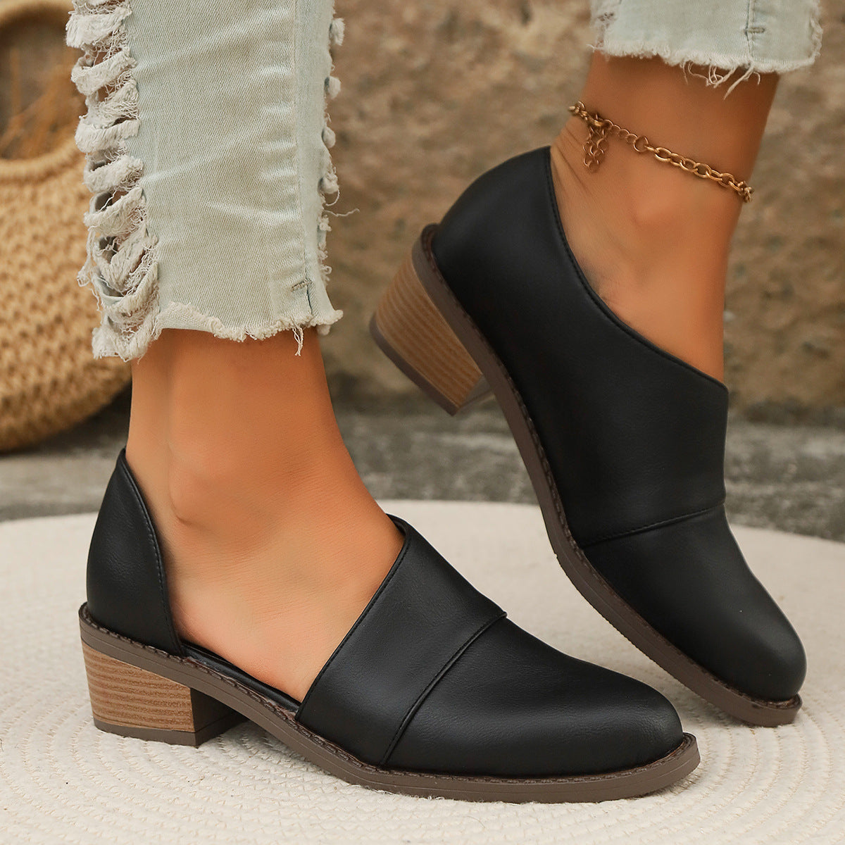Side Hollow Low Heel Deep Mouth Pointed Toe Shoes