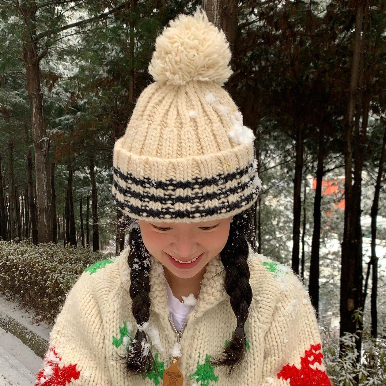 Women's Thick Warm Big Head Circumference Earflaps Woolen Hat