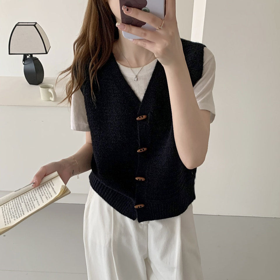 Horn Button Design V-neck Three-dimensional Pattern Cardigan