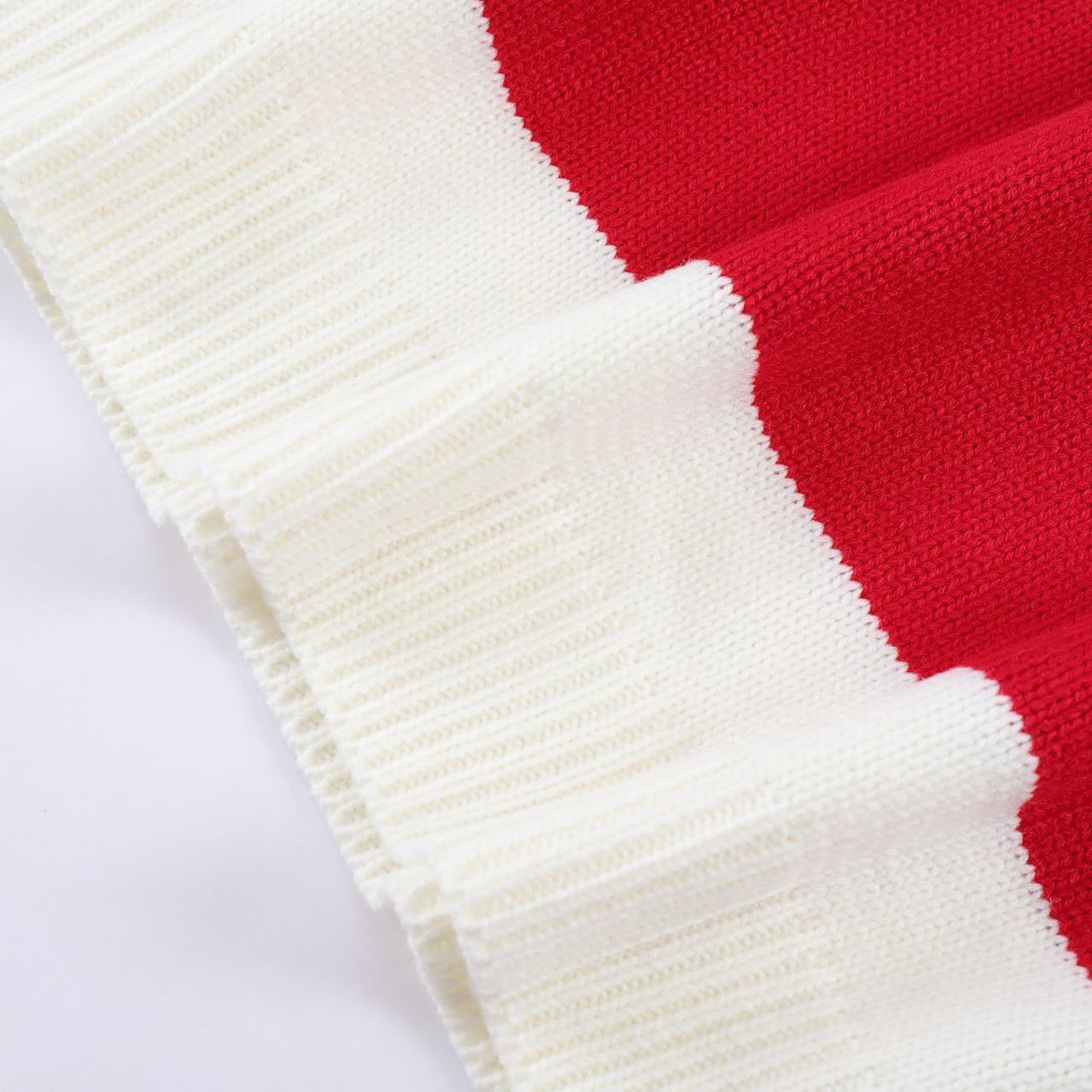 Rundhalset Sweater Med Håndklædebroderi Og Farveblokering