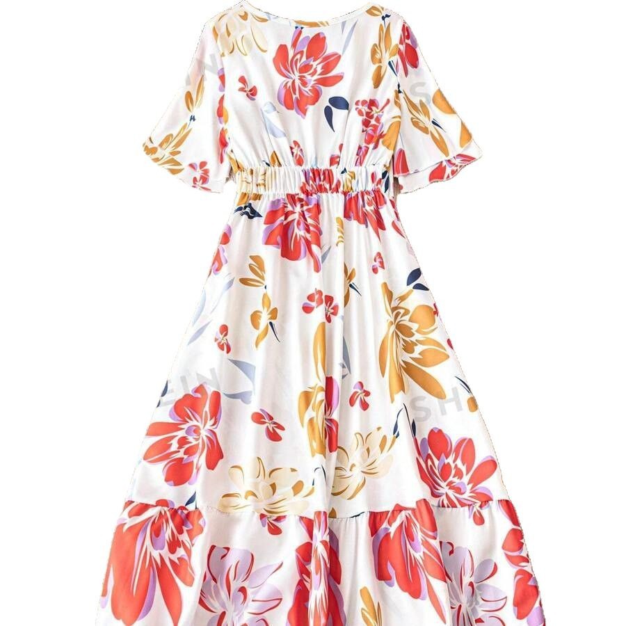 Elegant Long Womens Dress With A Chic Printed Design