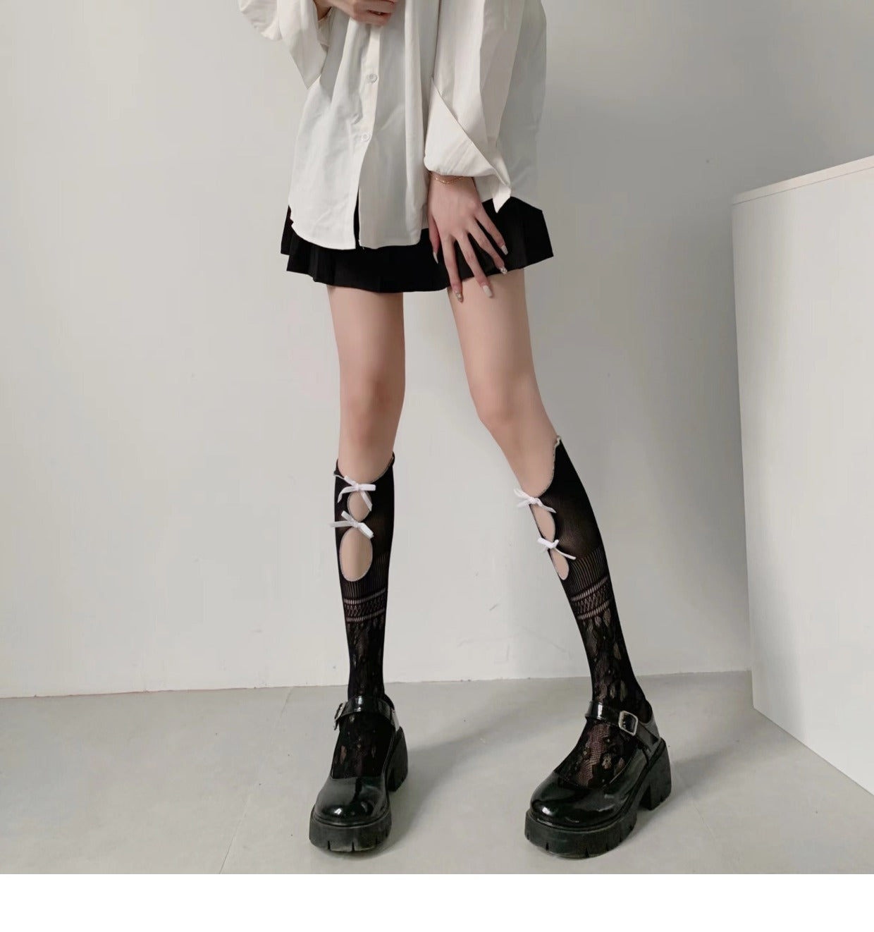 Hollow Bow Mid Tube Socks
