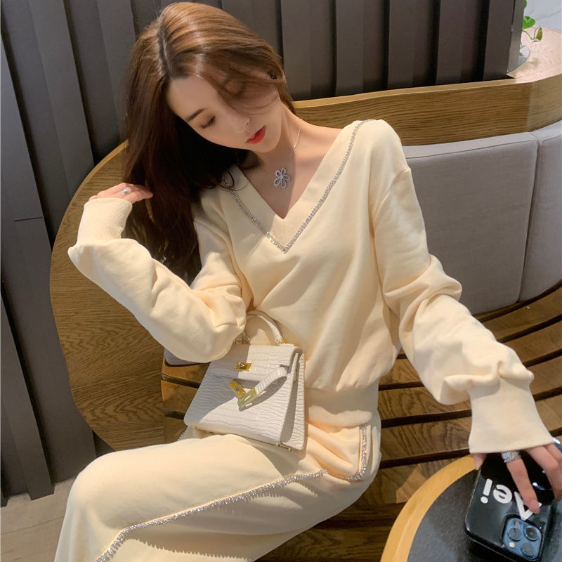 V-neck Slim Fit Slimming Sweatshirt Wide Leg Pants Casual Sports Sets