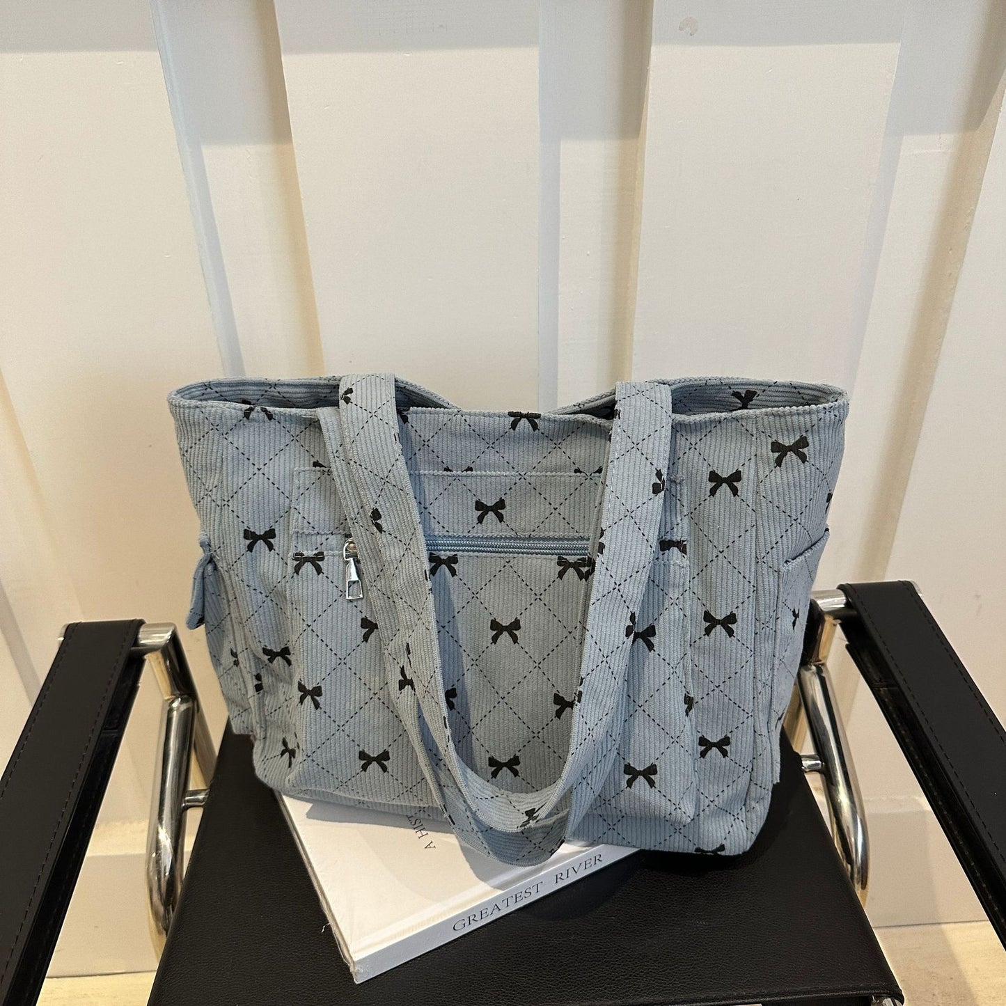Simple And Stylish Underarm Tote Bag Is Fashionable This Year