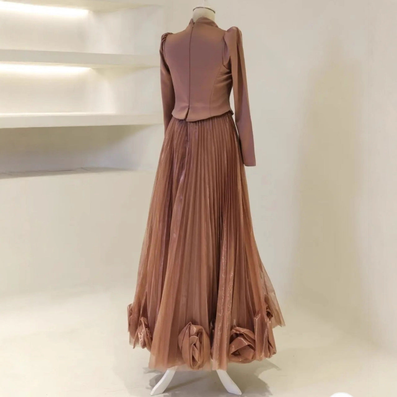 Muslim Attire Formal Dress With Long Sleeves, A Mandarin Collar, And Full Coverage