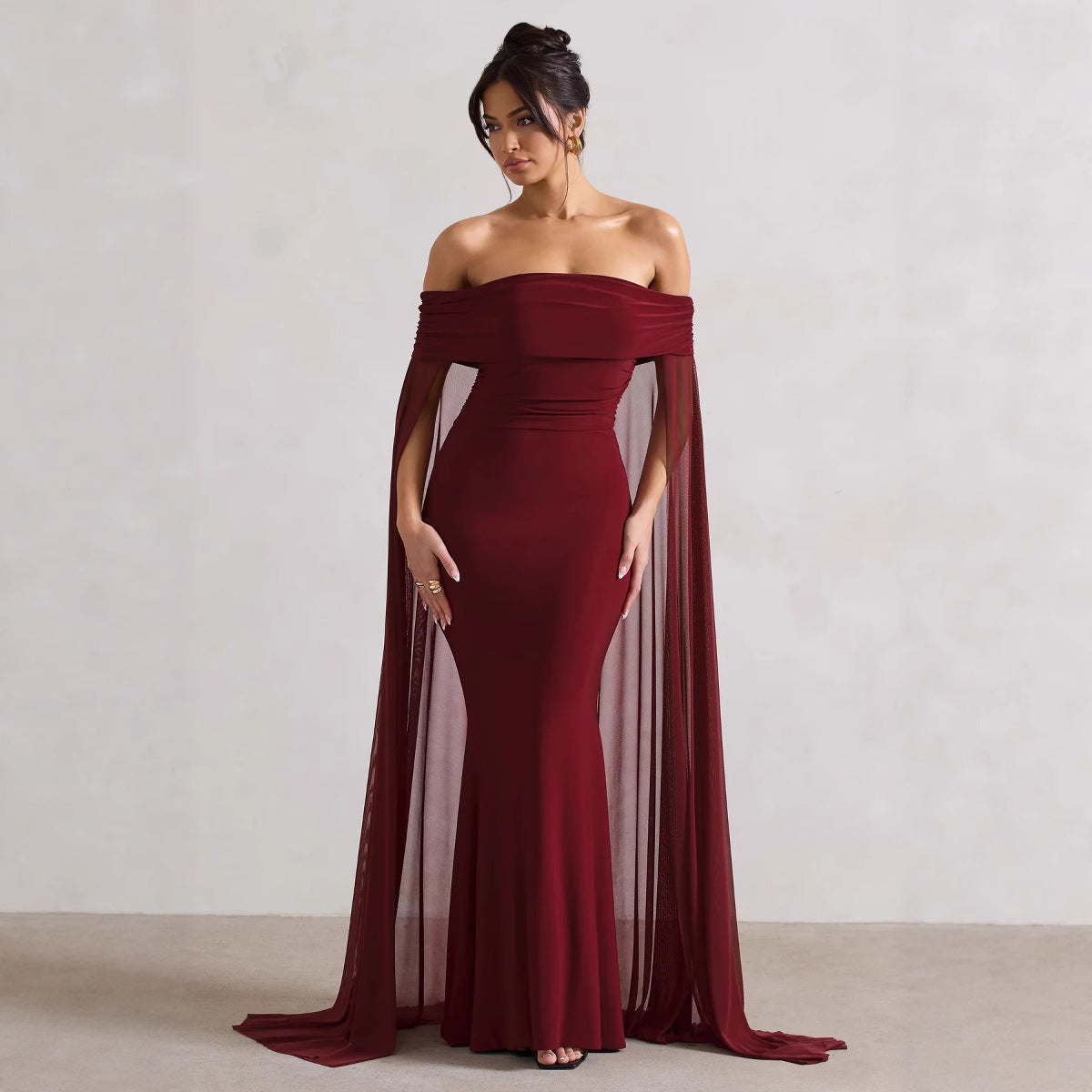 Elegant And Fashionable Off-shoulder Pleated Dress For Women