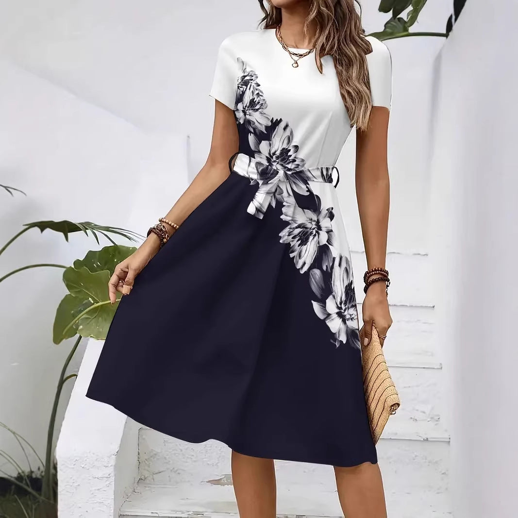 Womens Loose-fitting Dress With Short Sleeves A Crew Neck And A Belt