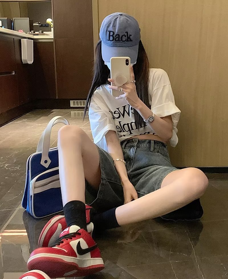 Retro Women's Elastic Waist Summer Denim Shorts