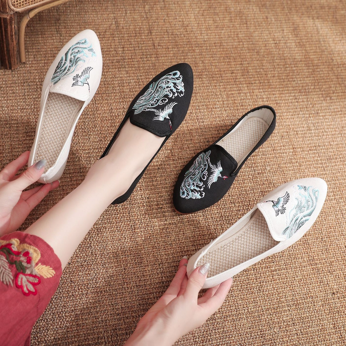 Antique Stylish Low Heel Women's Shoes Crane HAILANG Canvas Embroidered Cotton Shoes