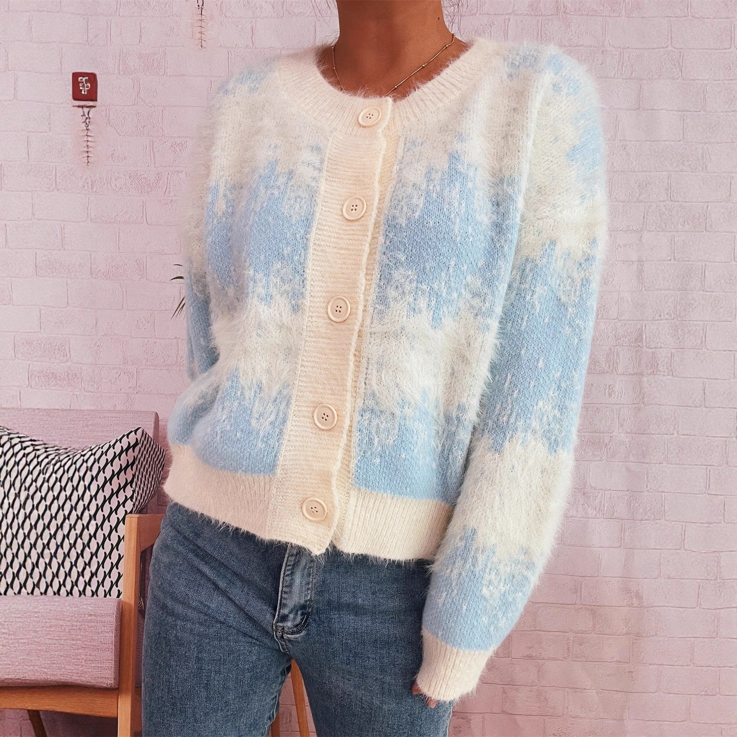 Color-Changing Contrast Color Jacquard Single-breasted Casual Sweater