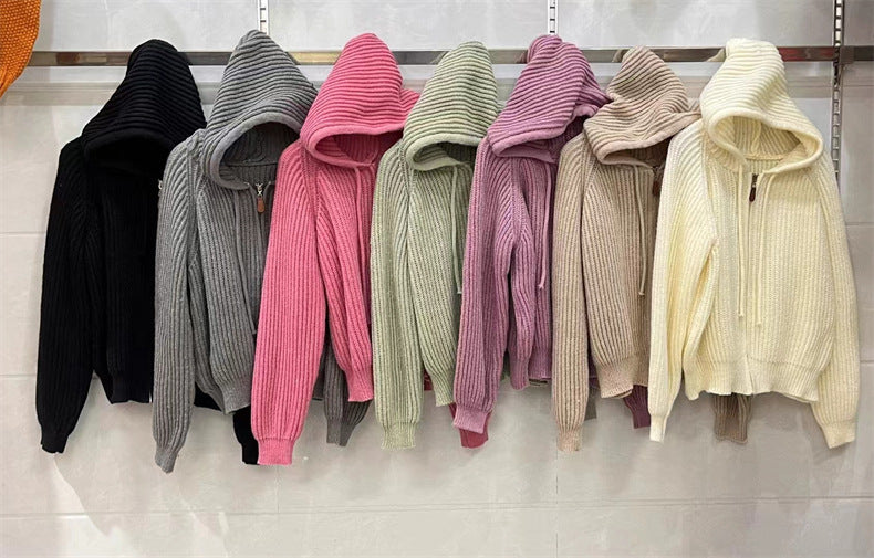 Koreansk kort cardigan med hætte i uld med nedfaldne striber