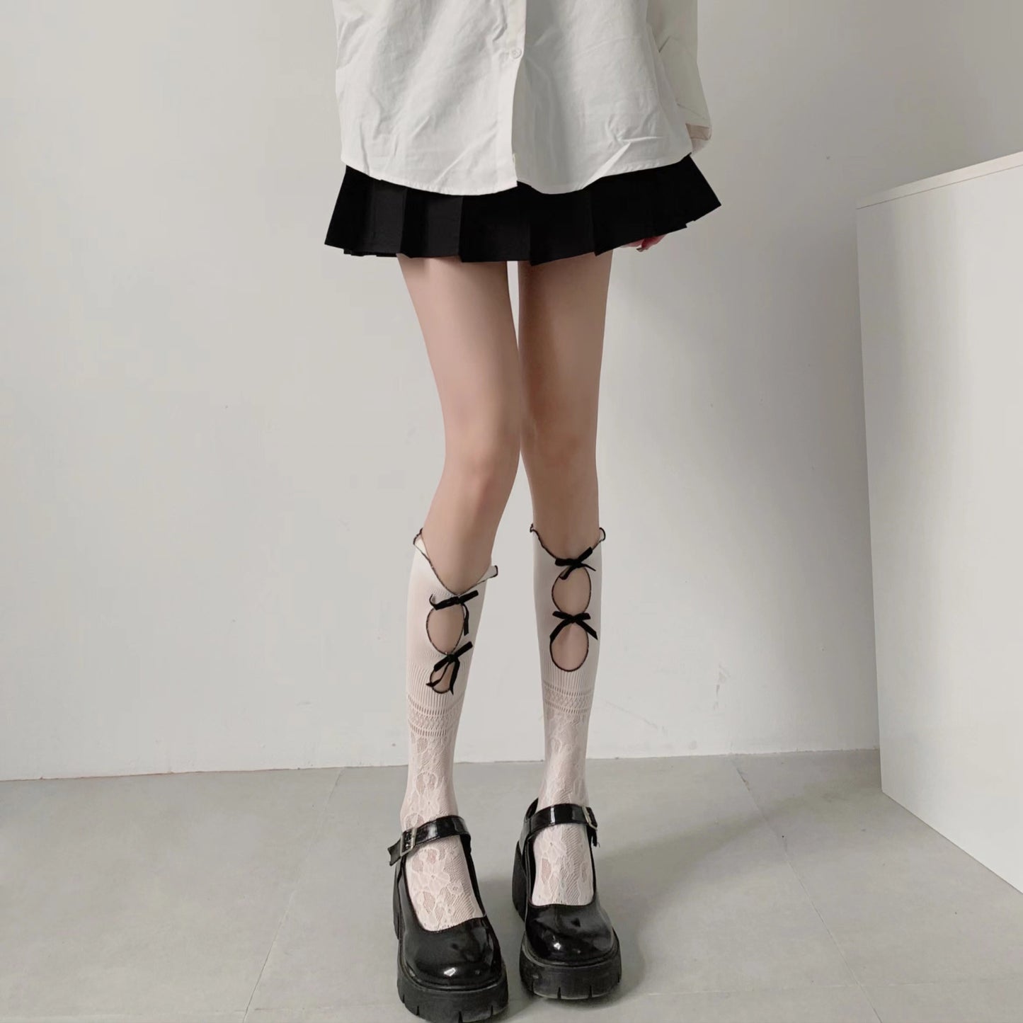 Hollow Bow Mid Tube Socks